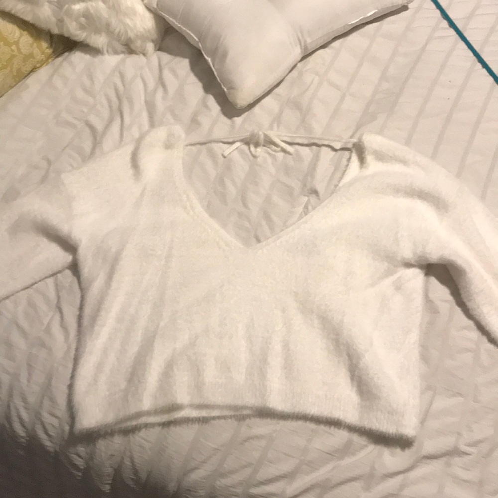 White fuzzy cropped long sleev